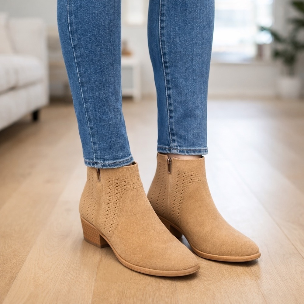 Vince Camuto Patellen Tuscan Taupe Suede Ankle Booties - Size 7M